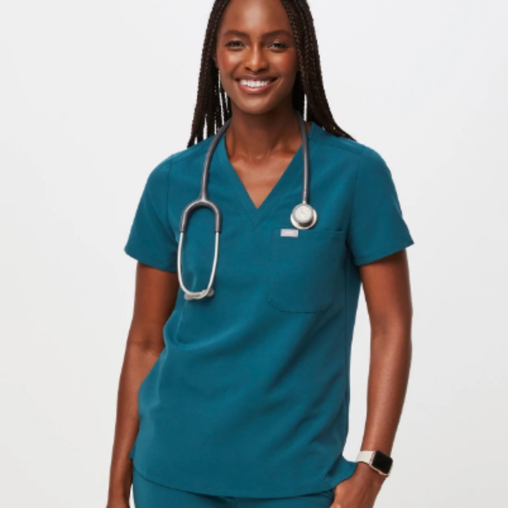 Figs scrub top